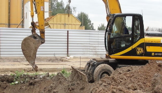 Выкопать яму экскаватором в Чебоксарах от 940 руб. - МонолитЧбк 